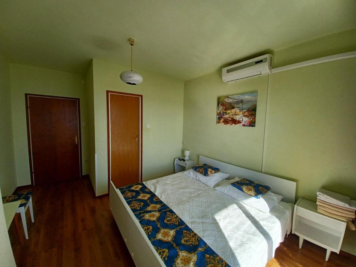 Guest House Djurdjica Dramalj Exterior photo